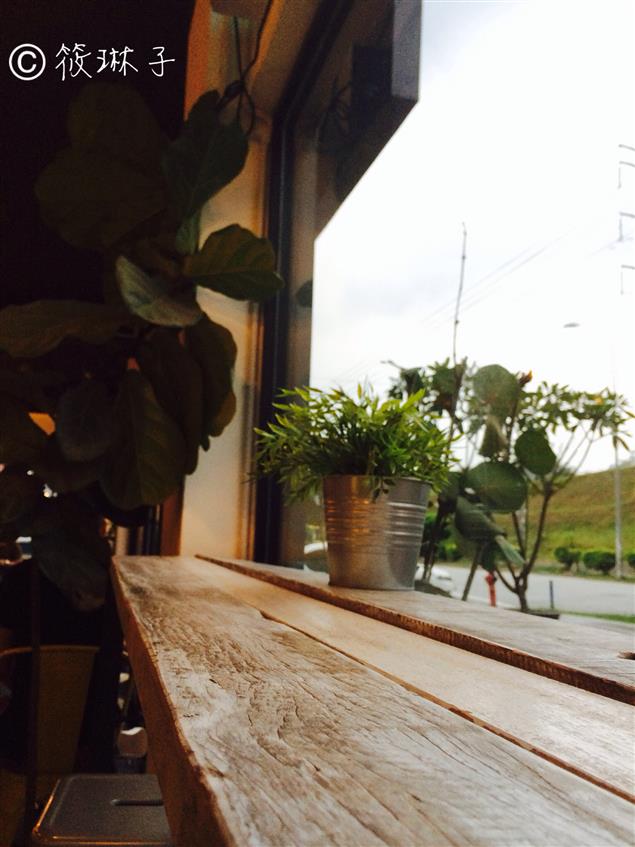 《窗畔》筱琳子