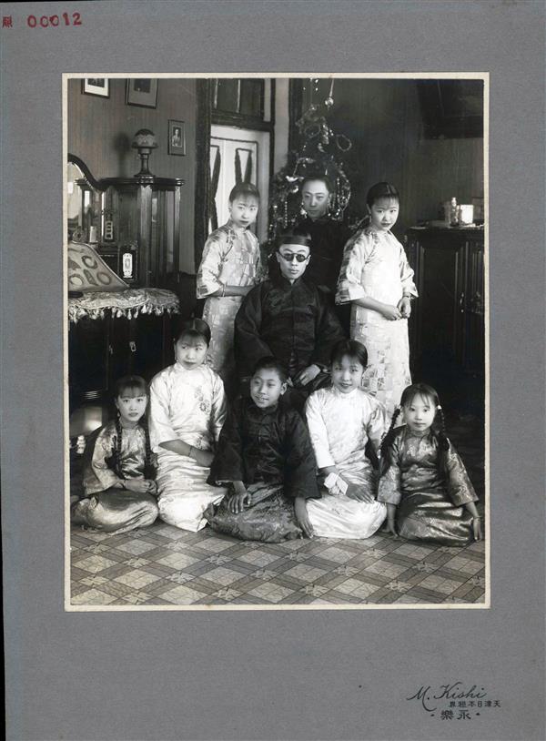 臺北故宮藏溥儀與弟妹.jpg