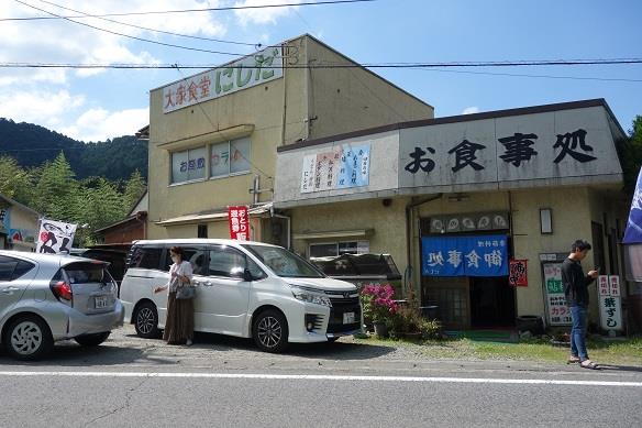日本。奈良、不世故的大眾食堂