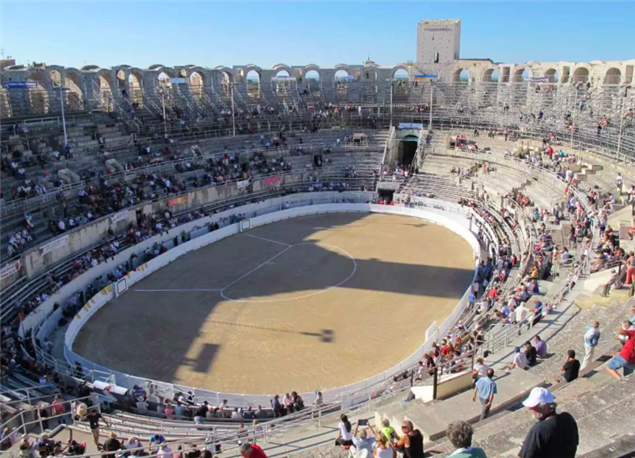 南法｜亞爾ARLES『鬥牛』血染大地讓我哭光整包衛生紙，震撼人心的鼻涕與眼淚