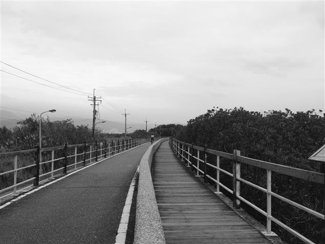 有一種自虐的的儀式叫做看舊照片