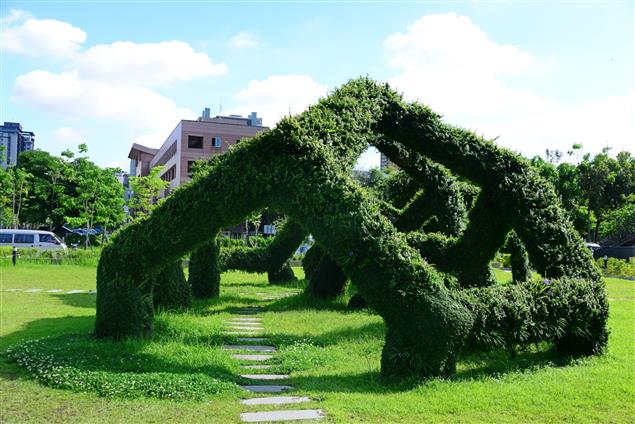 國美館公共藝術「綠晶典」榮獲文化部第五屆「公共藝術獎─藝術創作獎」
