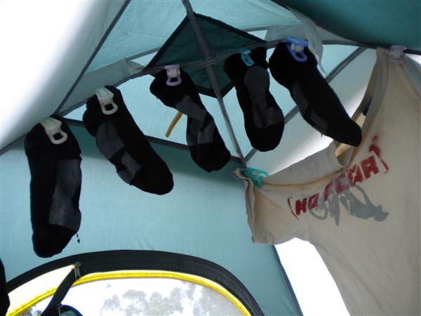 4-在帳棚裡面晾襪子.JPG