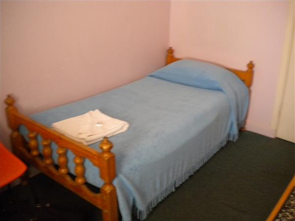 5-竟然發現便宜的Hotel單人房(Forster hotel).JPG