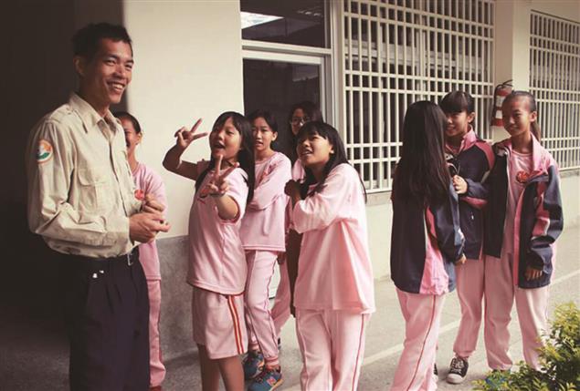 沙發客來上課：把世界帶進教室》如果不是學校老師，能為教育做什麼？