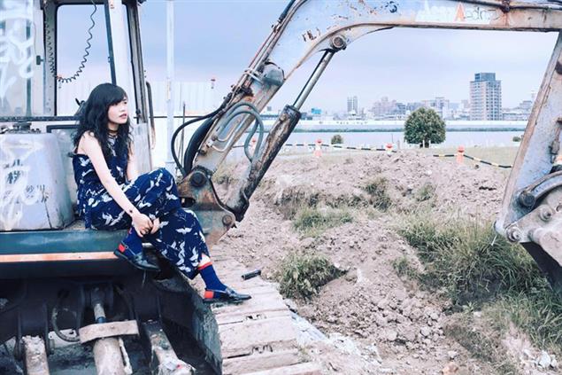 結痂》她願她身上是痂不是傷