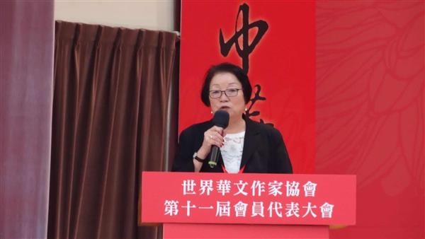 圖2： 3月26日上午，前會長郭鳳西女士在大會上發言.JPG