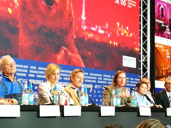 造夢的柏林電影節  呢喃_1-獲金熊獎狗島劇組.jpg