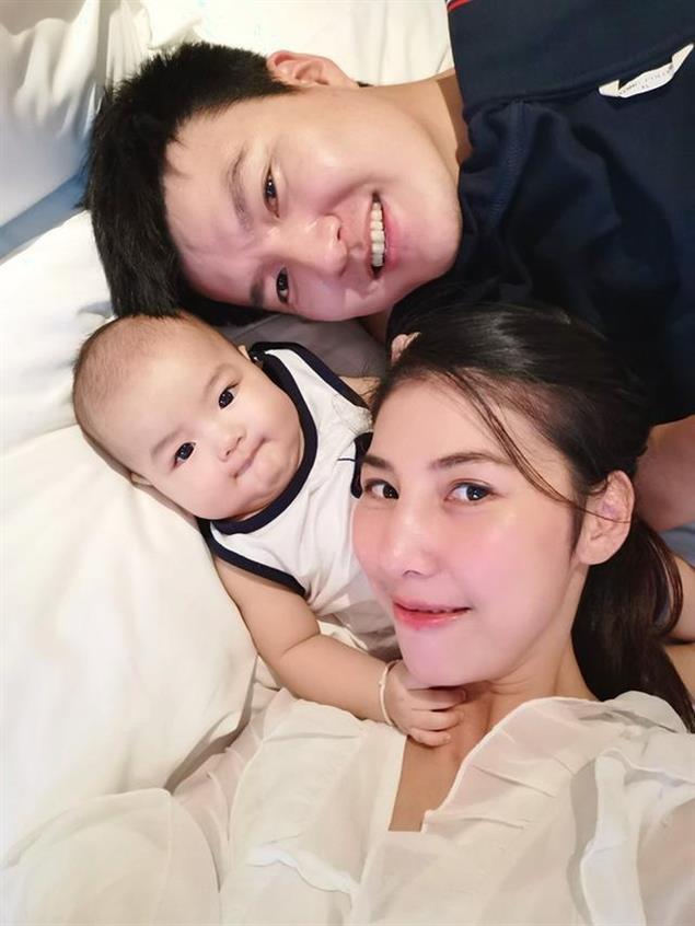 妻子在家照顧孩子和家庭是如何的辛苦!