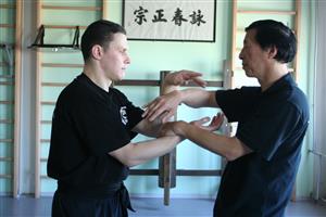 想一個打十個？葉問外甥教你正港詠春拳！