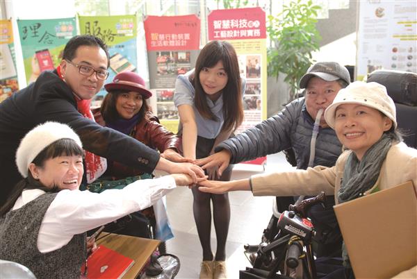 05-團隊巧妙結合身障朋友的不便，為眾人創造方便。.jpg