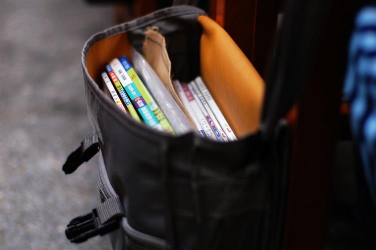 台灣大專教科書市場所碰到的衝擊及兩岸合作／黃榮華