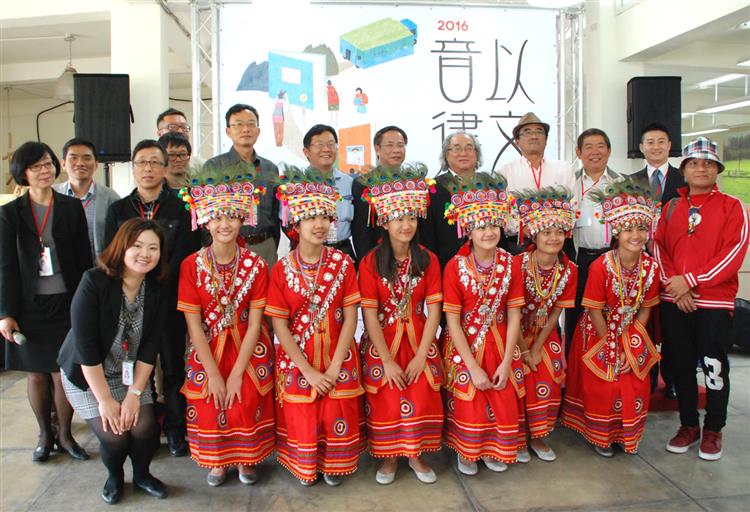 臺灣文學行動博物館抵達墾丁　苦苓、盛竹如國境之南開講