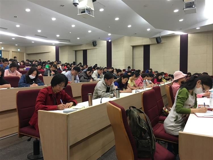 作家十方　國立公共資訊圖書館說故事、談心得