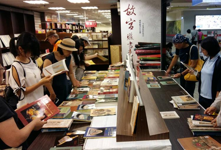 那些年我們一起瘋的朕知道了　故宮曬書節，夢幻逸品全面一折起！