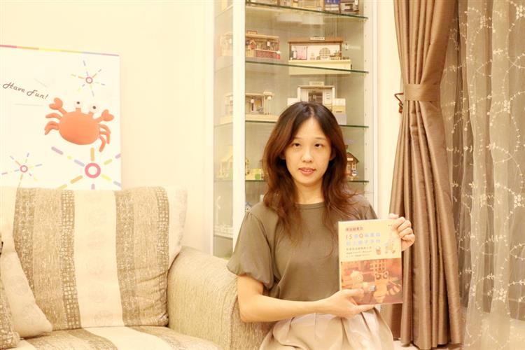 黃靖惠《捏出創意力──15個Q萌童話黏土親子手作》「中小學生優良課外讀物」入選感言：在書裡我多重角色