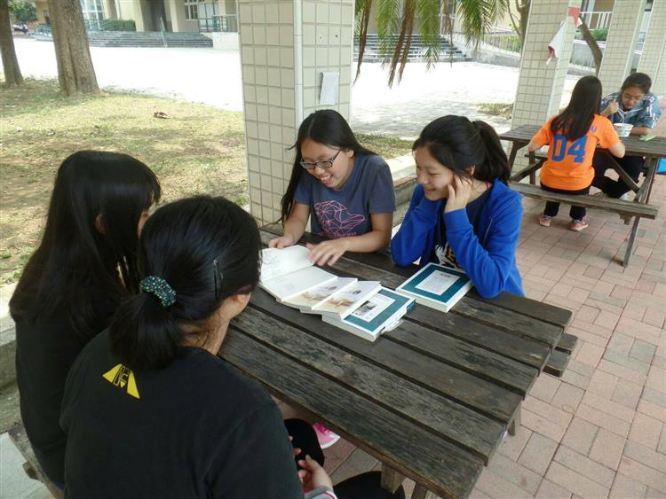 「我們的文學關鍵字：跨語世代」活動，以文字讓詩在校園中萌芽