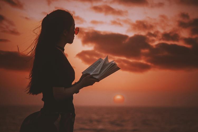 2017年誠品閱讀報告　「讀書」定義變寬廣，閱讀模式走向多元化