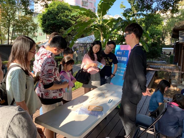 【活動直擊】臺中文學館「冬日書櫃裡的祕密–推理文學市集」全家出動與作家一同闖關解謎！