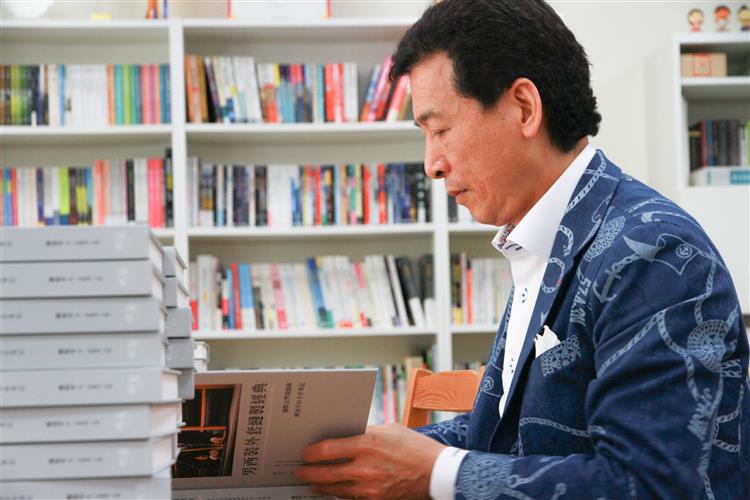 《男西裝外套縫製經典－－國際金獎裁縫師陳和平的手作筆記》新書簽名熱賣