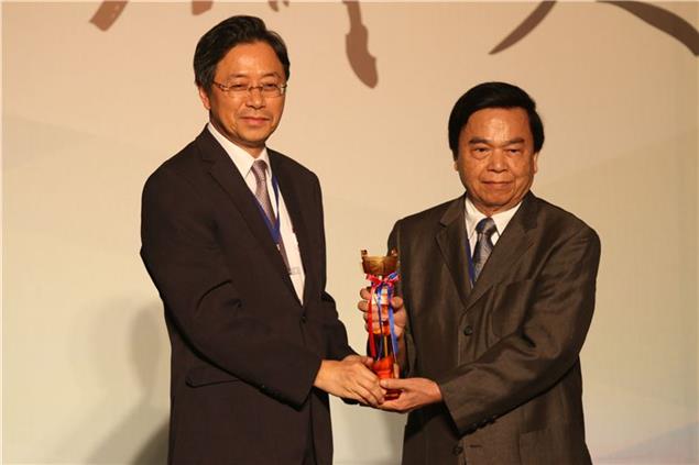 第39屆金鼎獎隆重頒獎 《浮光》獲年度圖書獎、《印刻文學生活誌》奪得年度雜誌獎