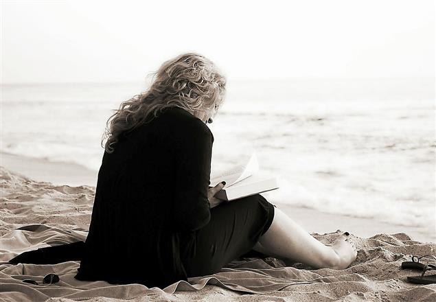 比爾蓋茲也會讀「可愛的書」 2015年夏日書單大公開