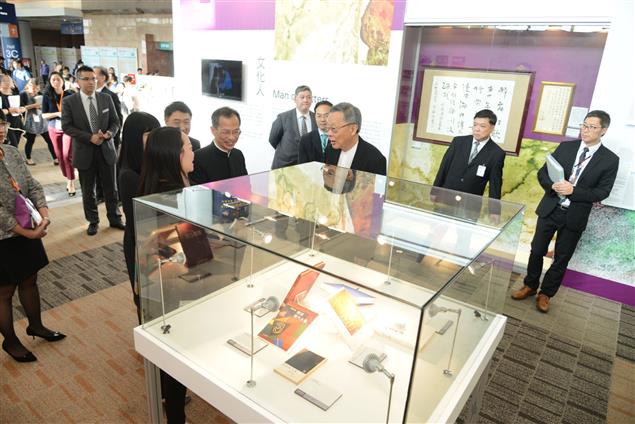 香港書展向年度作家李歐梵致敬