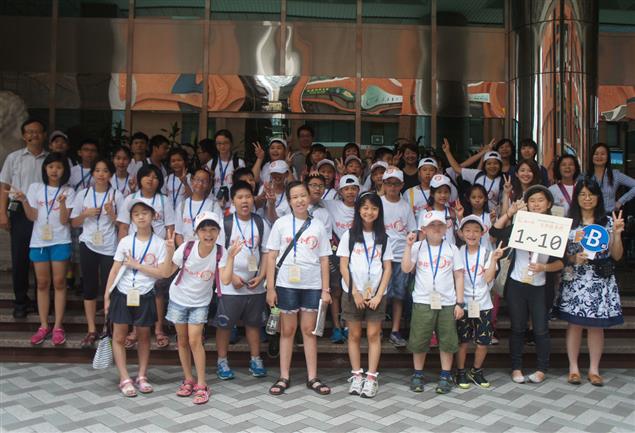 新北文學故事營 小朋友學當「一日出版人」校對挑錯字