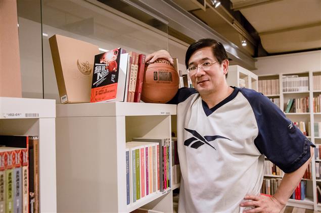 馬龍、裴頓、歐尼爾、布萊恩合體是變形金剛，還是四個和尚沒水喝？──徐望雲《絕殺NBA》專訪