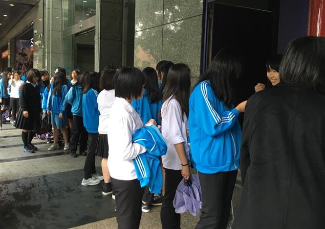 高雄駁二特區in89電影院    選定文學電影他們在島嶼寫作二為開幕片