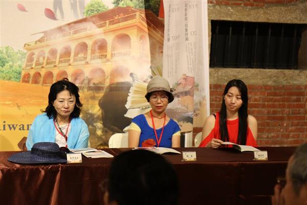 左起詩人森井香衣、林鷺、楊淇竹.jpg