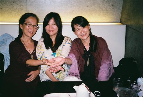 3 sisters hand in hand fall 2013, taipei.jpg